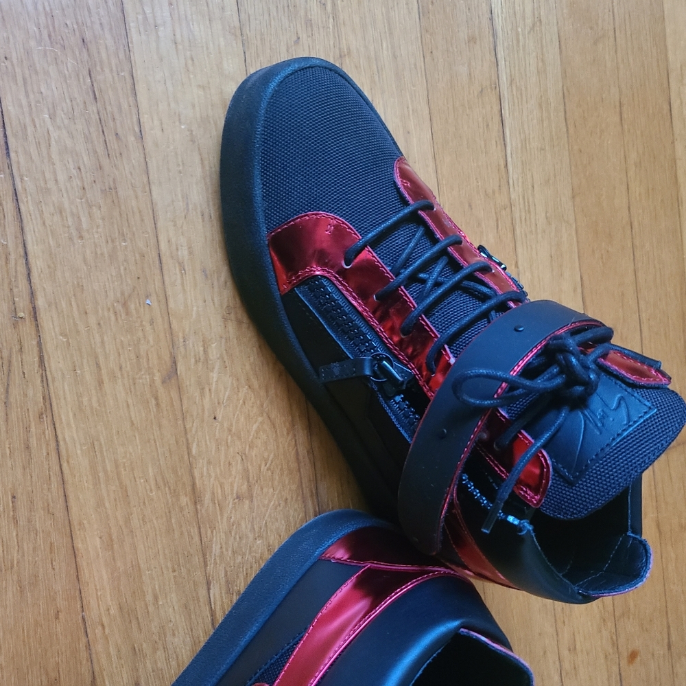 Mens Guiseppe Zanotti  size 43